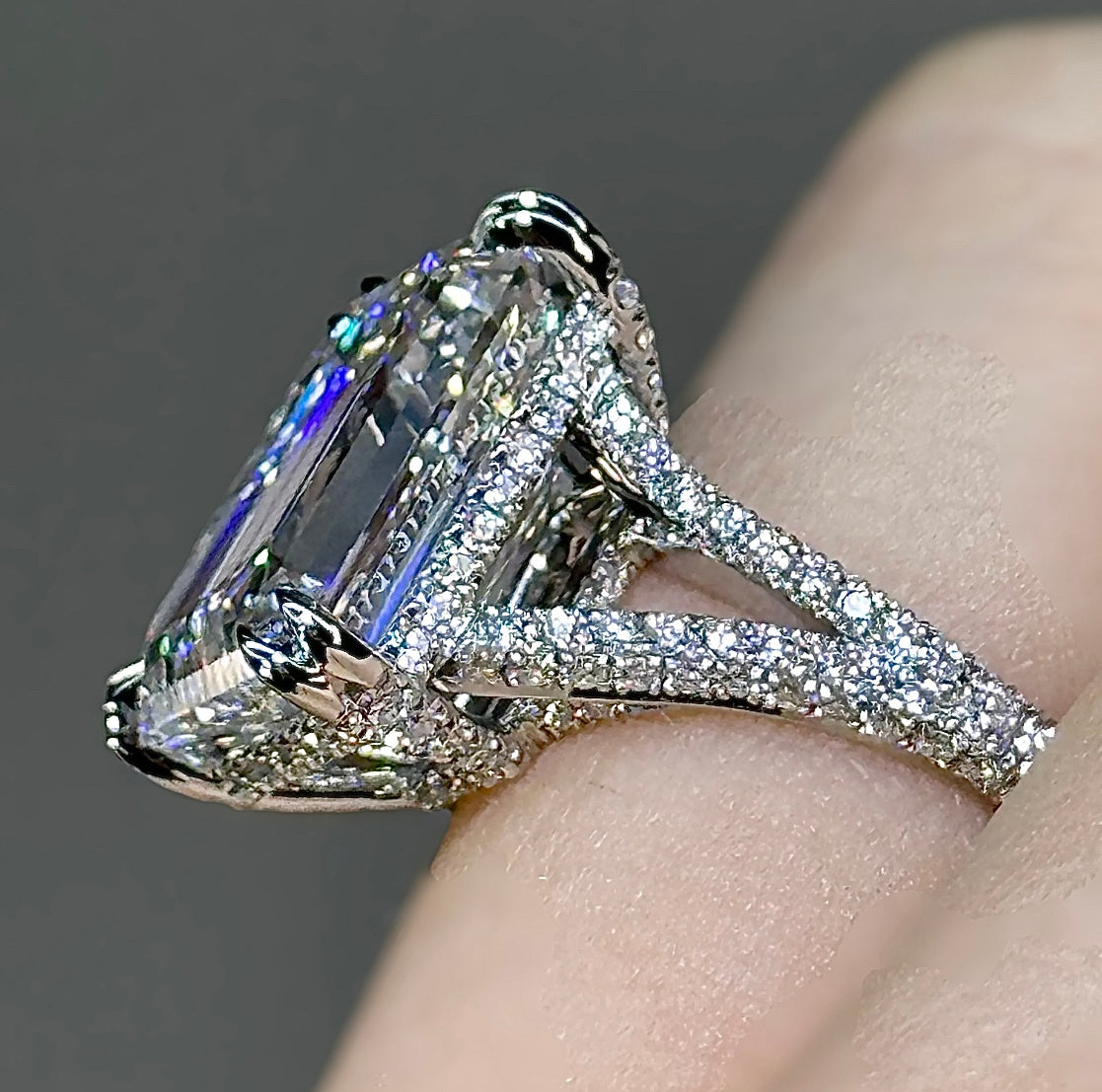 6.38 Carats Emerald Cut Diamond ring in 950 Platinum