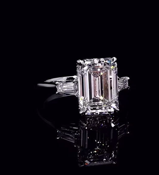 1 _ Manhattan Three Stones Earth-mined Diamonds Ring